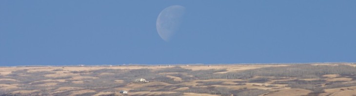 cropped-moon-over-north-saskatchewan.jpg